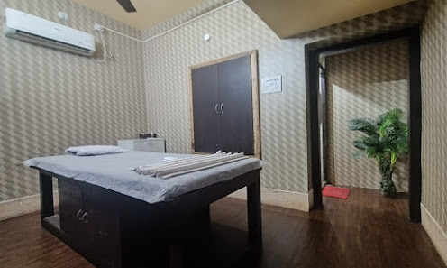 Private spa treatment room at Studio Salvador